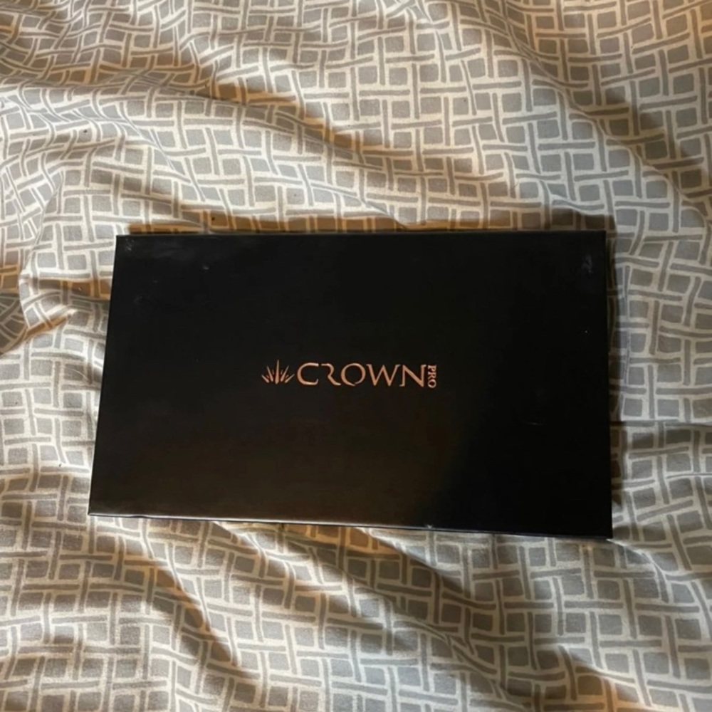 Crown Pro Palette